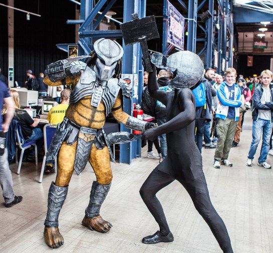 rsm-2015-cosplay-predator-vs-game-&-watch-man