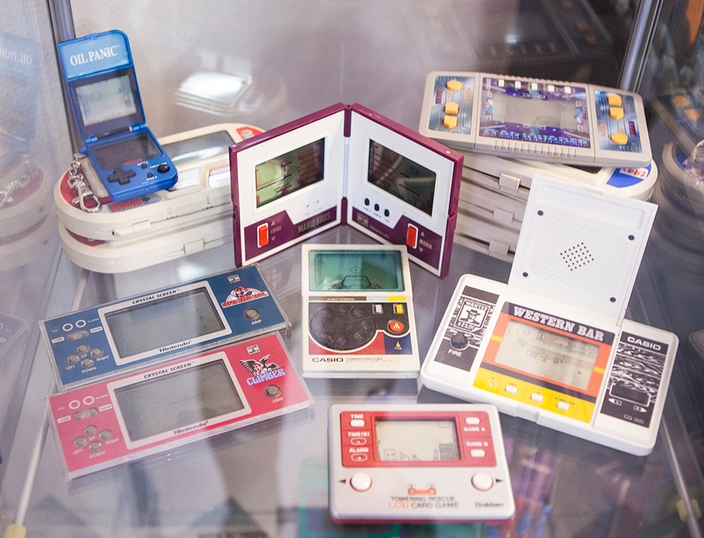 Game & Watch and handhelds at Backlist Halmstad