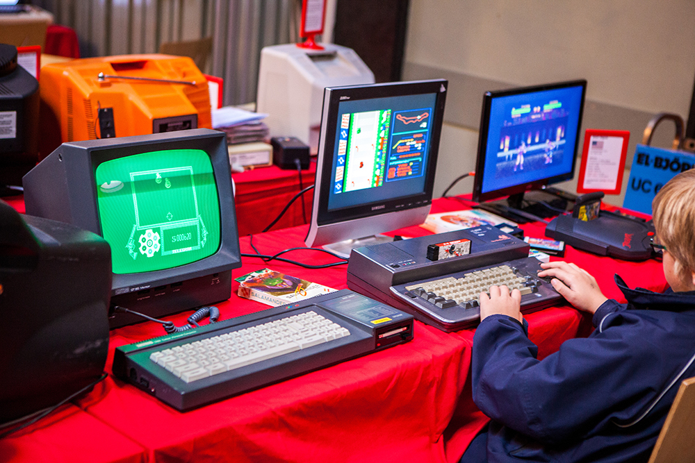 Kids gaming at Retro Gathering