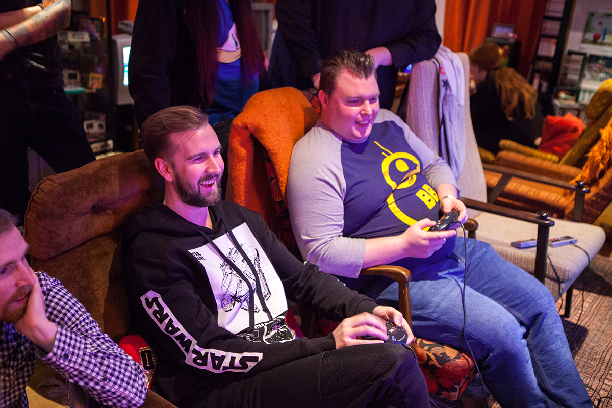 Christian and Klas battling it out in The Kick Boxing on Sega Mega Drive