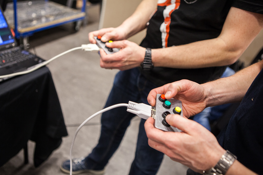 Homebuilt controllers for spacewar