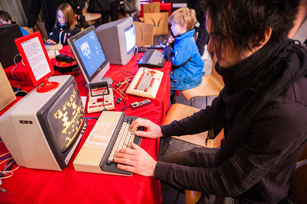 Playing hopper on Microbee